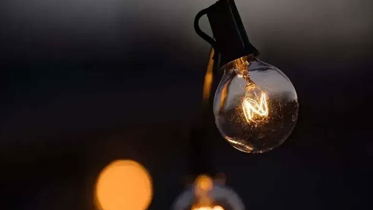 İstanbullular işinizi bu saatlere bırakmayın! 29 ilçede elektrikler uzun süre kesilecek İstanbullular işinizi bu saatlere bırakmayın! 29 ilçede elektrikler uzun süre kesilecek